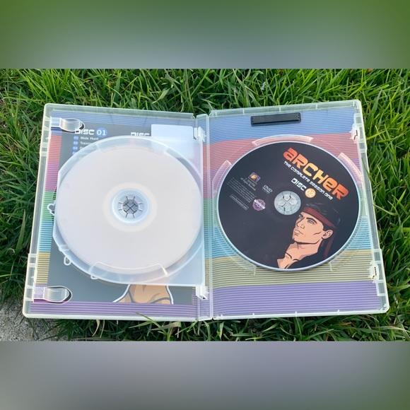 Complete Season One 2 Disc ARCHER DVD Set - Picture 5 of 10
